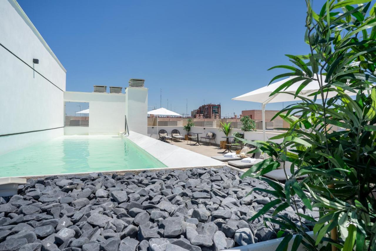 Limehome Sevilla Calle Torcuato Luca De Tena - Digital Access Экстерьер фото